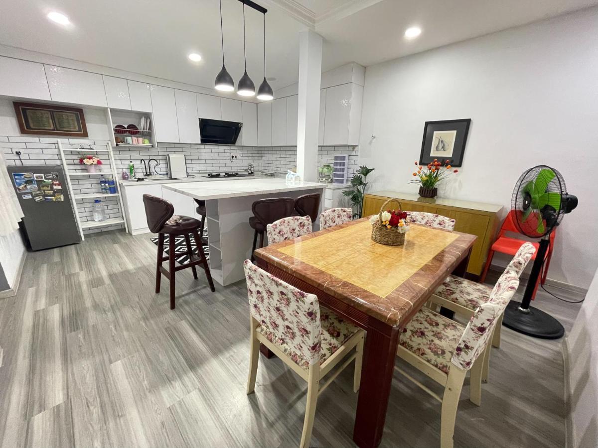 Venice Raudhah Guest House Lumut Exteriör bild